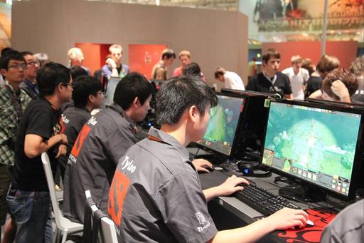 DOTA 2 - Первые фото с GamesCOM 2011 dota 2.New фото